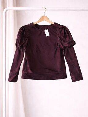 Express Satin Puff-Sleeve Long-Sleeve Top in Plum